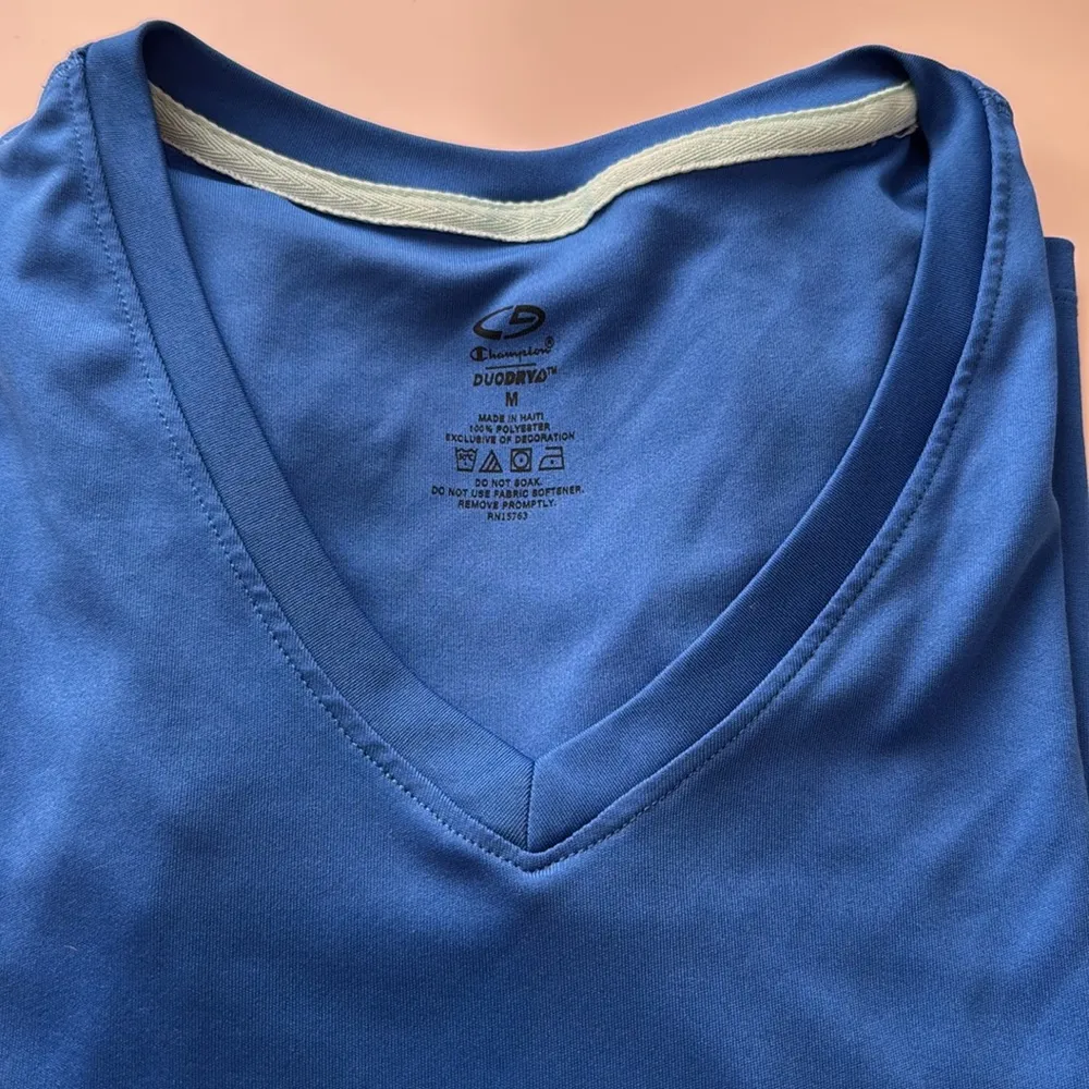 Champion vneck Duodry shirt. Cap sleeve. Color- colbolt blue. Size medium - Image 2