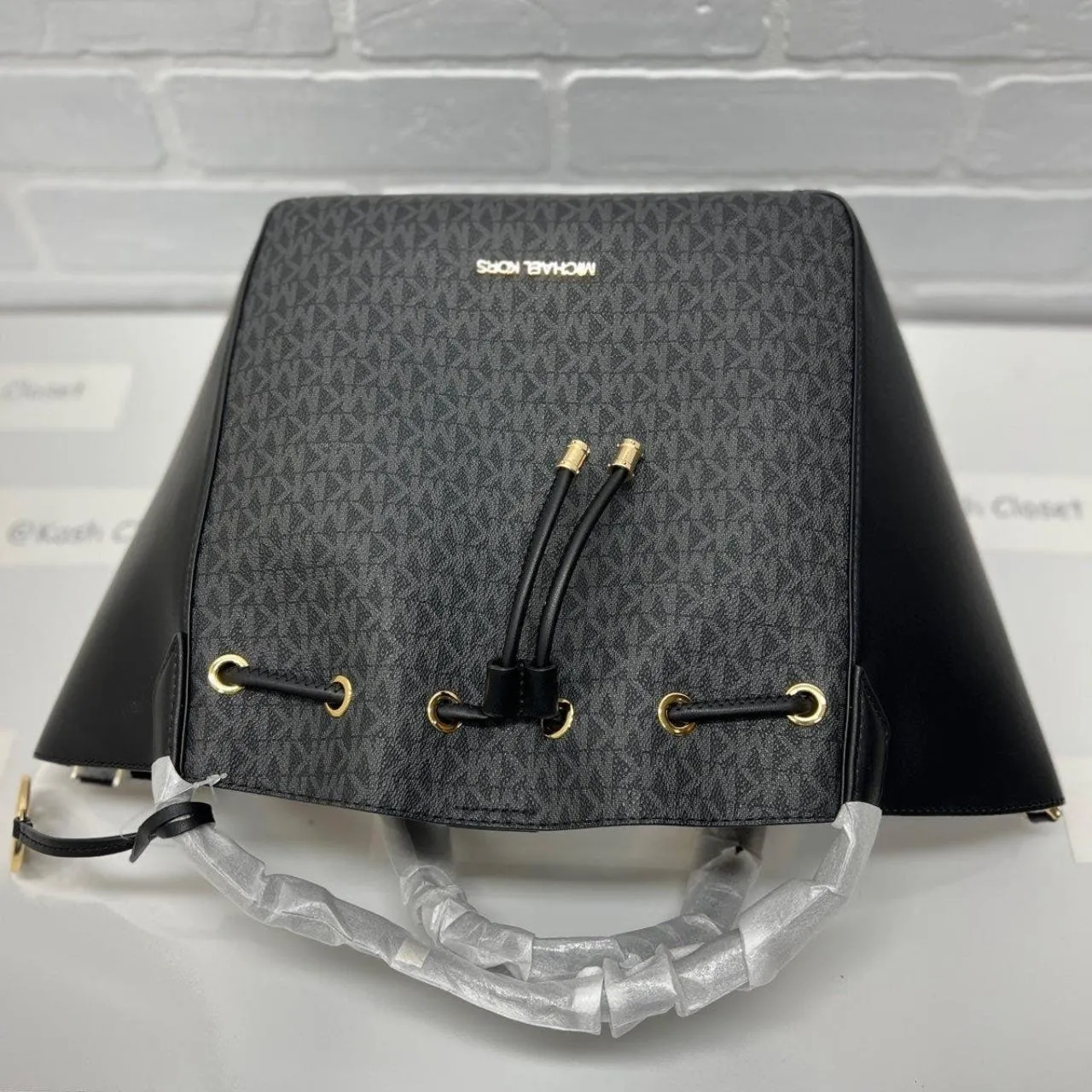 Michael Kors Black/Brown Phoebe Bucket Tote Bag - Image 7