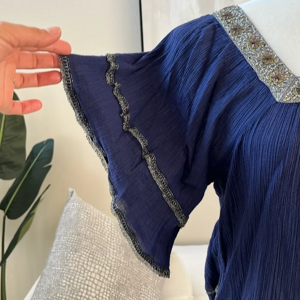 Vintage  top in good condition no flaws or rips. - Image 2