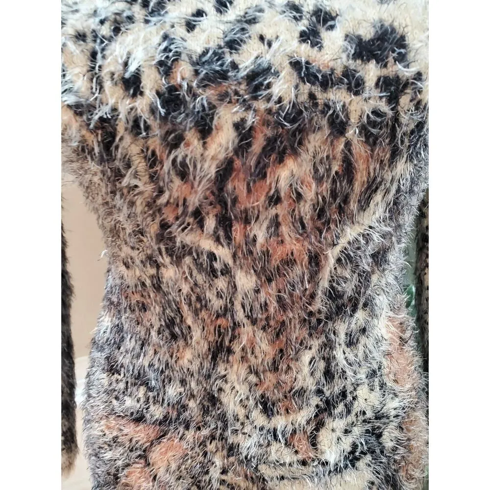 Arden B Women's Multi Abstract Lion Fuzzy Round Neck Long Sleeve Sweater Large - Image 5