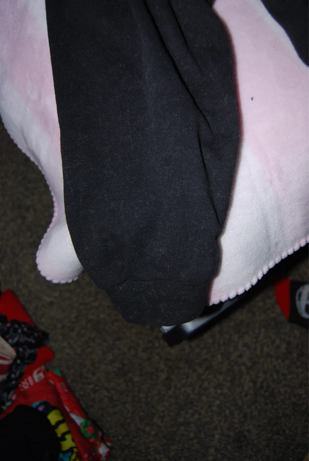 Five Below Mottled Black Bratz Sweatshirt Size L - Image 9