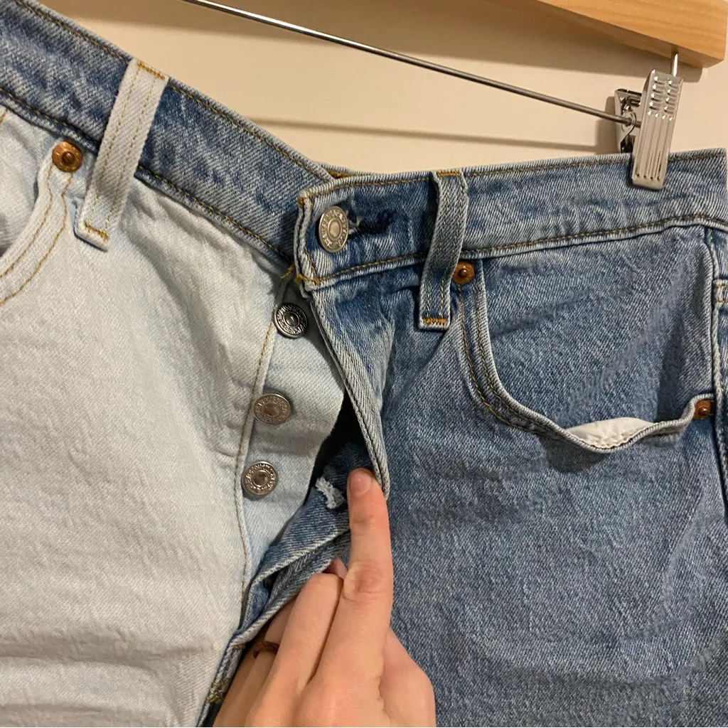 Levi’s 501 Two-Tone Denim Shorts size 29 - Image 4