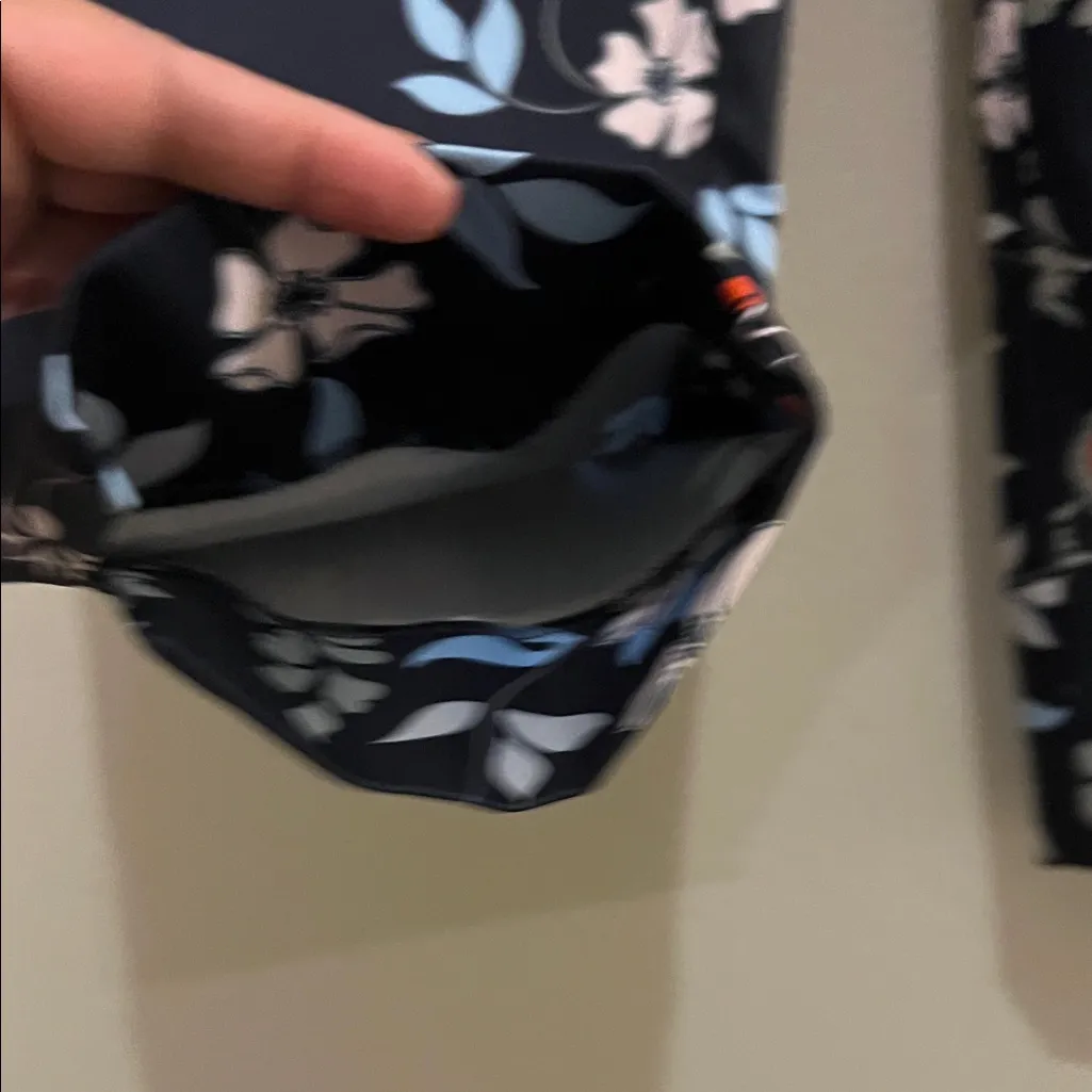 Ted Baker Navy Floral Butter Fly Print Ruffle High Waist Tapered Leg Pant Size 4 - Image 15