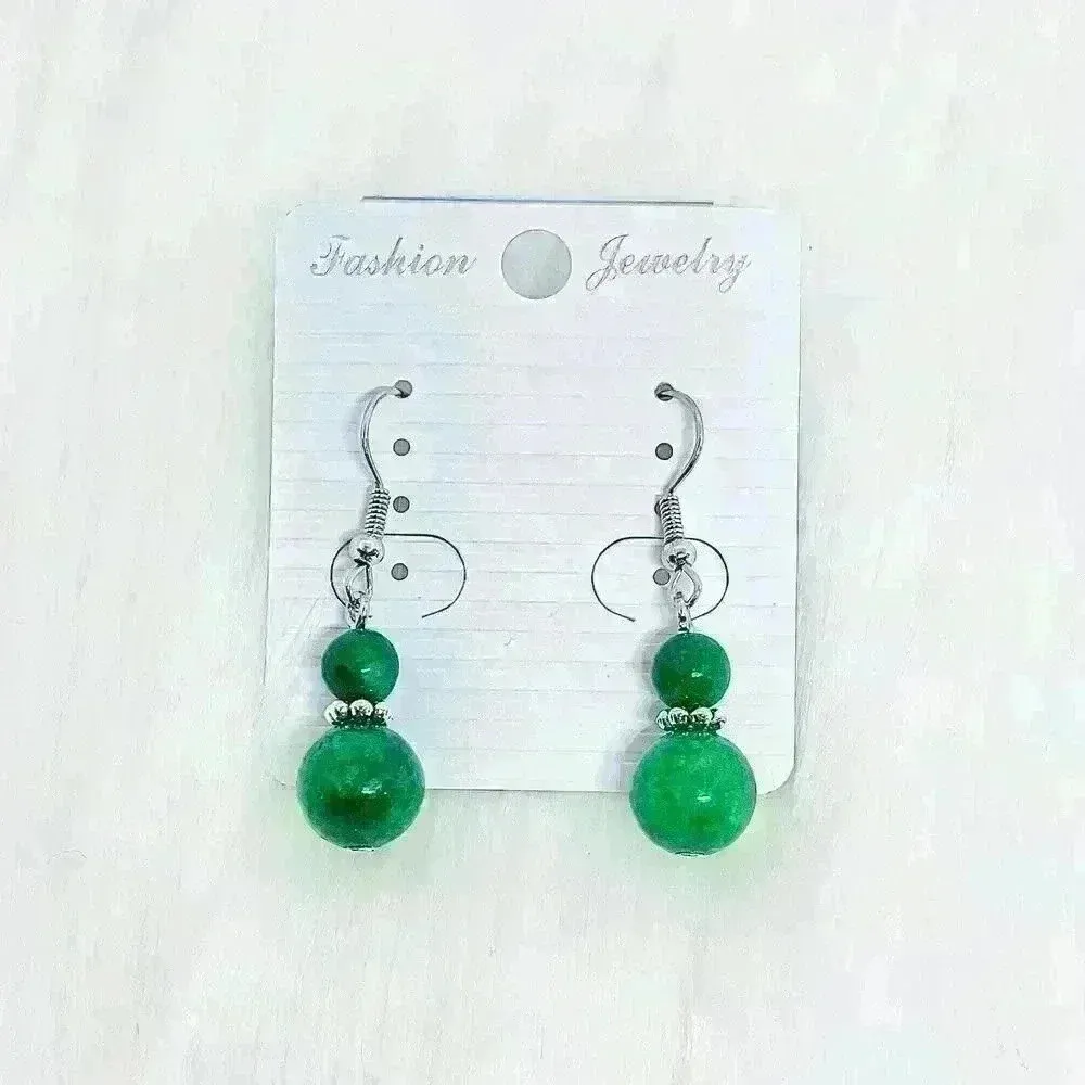 Simple Retro Gourd Shaped Earrings in Green - Image 3
