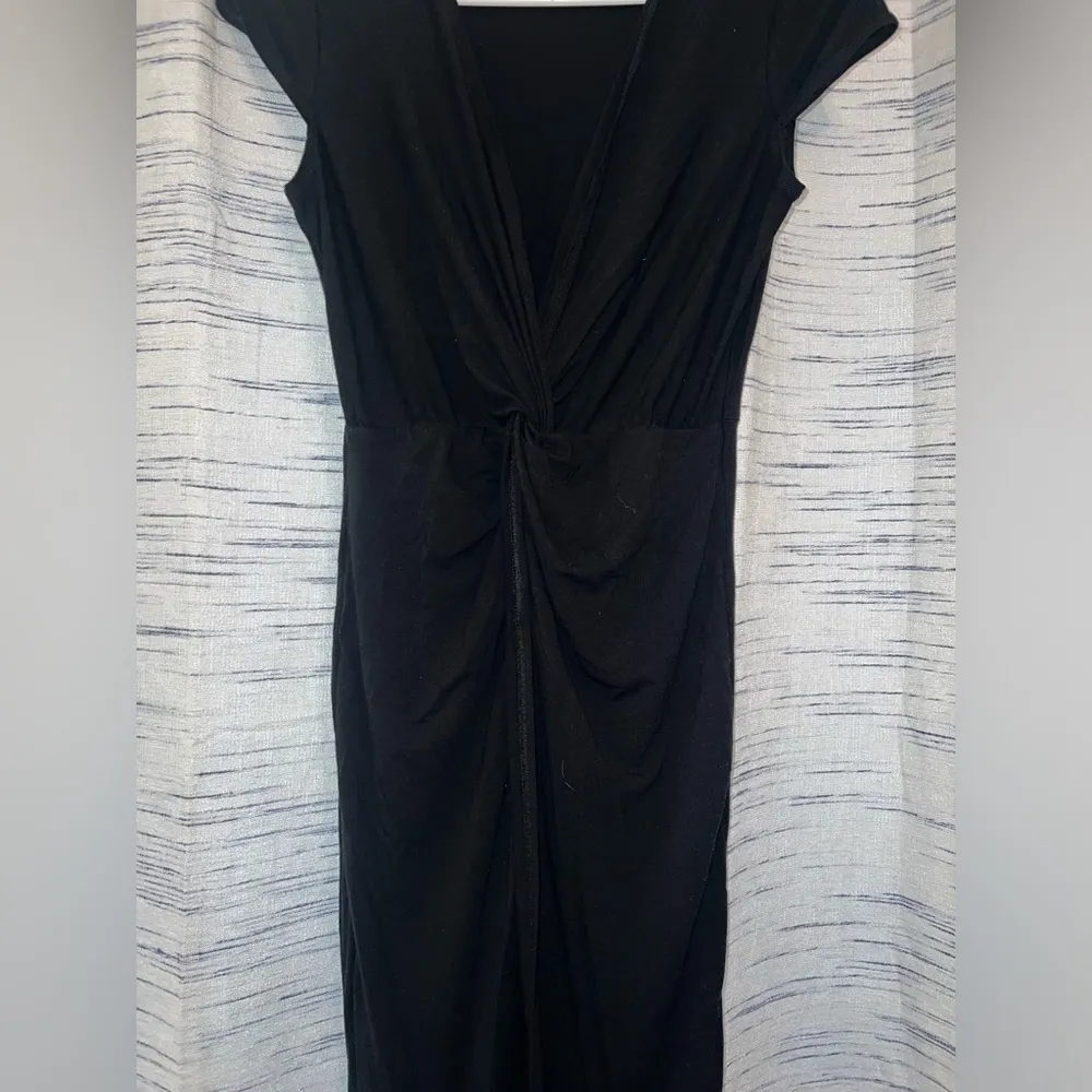 Jodi Kristopher  cap sleeve open front maxi dress with plunging v neck - Image 2