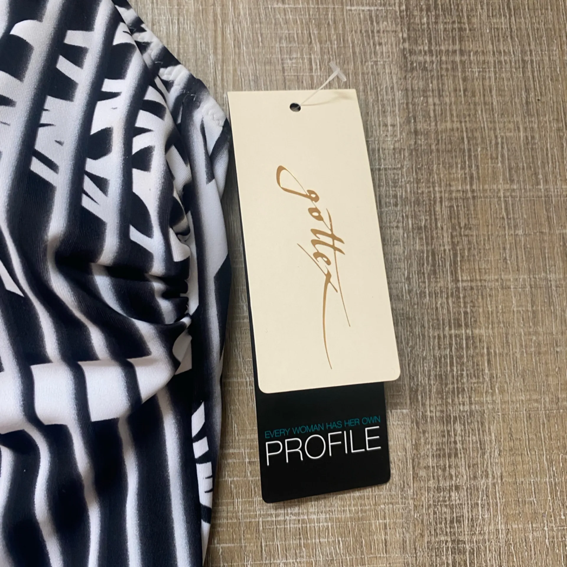 NWT Profile by Gottex Bamboo V-Neck One Piece Swimsuit Size 12 Black White - Image 13