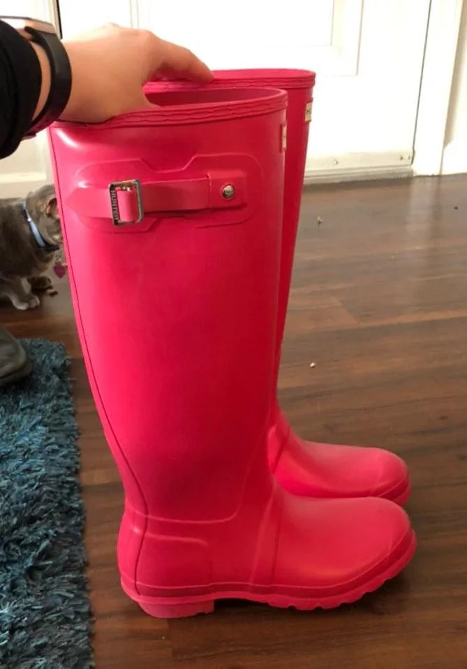 Hunter Hot Pink Rain Boots - Image 2