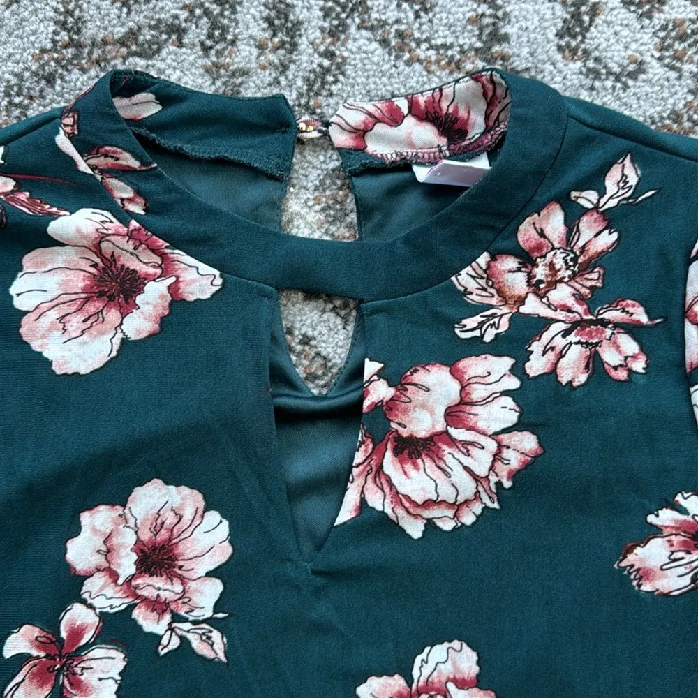 Luna Keyhole Long Sleeve Floral Top Green Large - Image 3