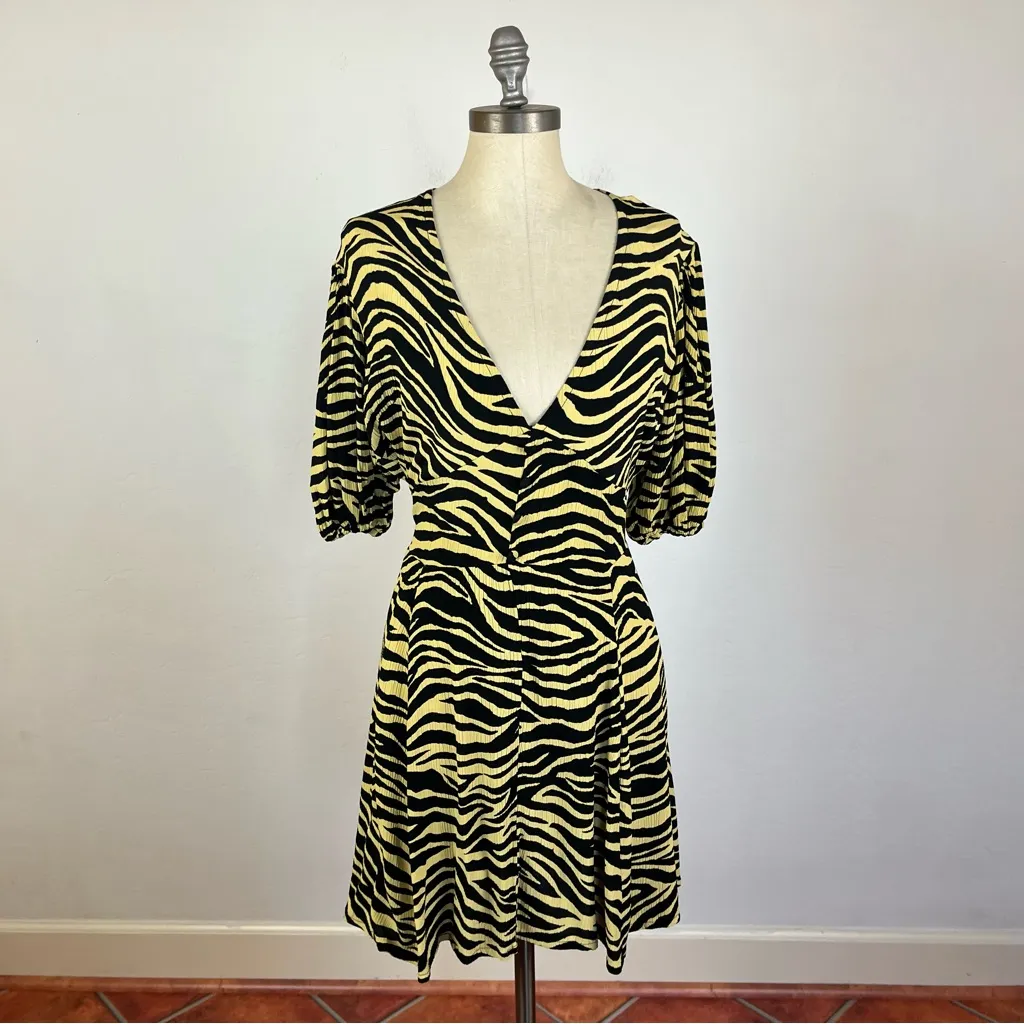 Faithfull The Brand Ilia Dress in Pale Yellow Amaia Zebra - Image 2