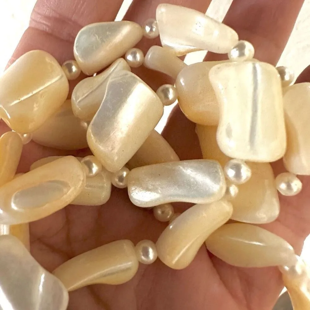 Vintage mother of pearl long beaded necklace Gold - Image 5