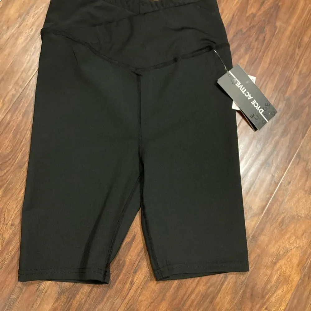 NWT Dyce Buckle Brand Active Performance Legging Stretch Compression Biker Short - Image 3
