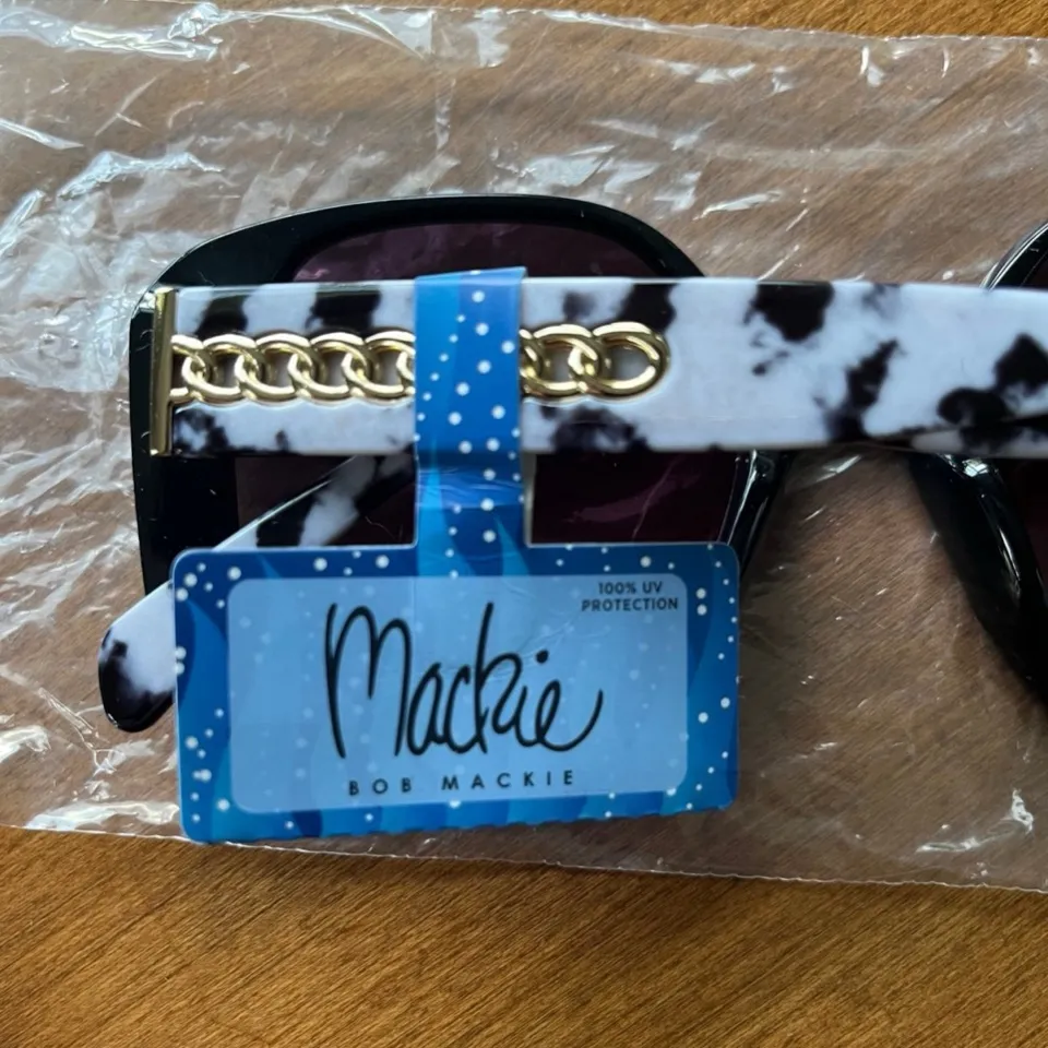 🦓🦓🦓BOGOHO🦓🦓🦓Bob Mackie Black and White Sunglasses - Image 4