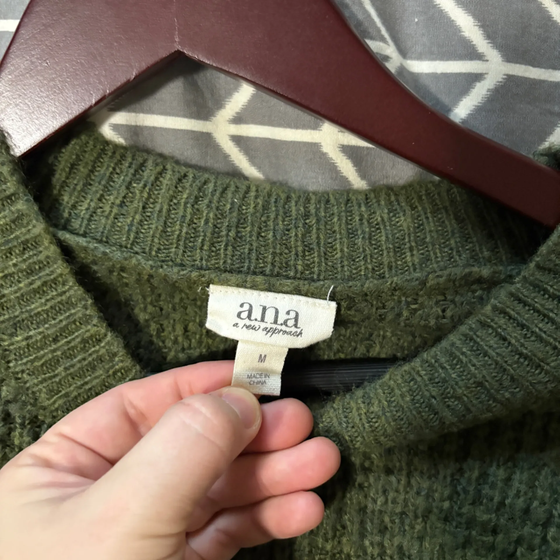 a.n.a Olive Green Knit Sweater size medium - Image 8
