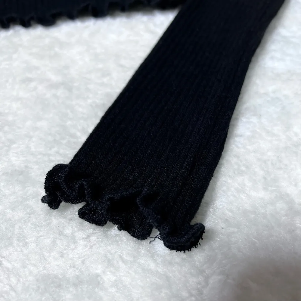 Forever 21 Black Cropped Ruffled Rib Long Sleeve Top - Image 4