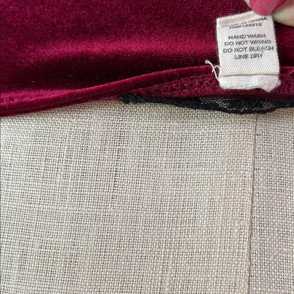 Sexy Velvet Burgundy V Neck Cropped Bra Top Size Large Red - Image 7