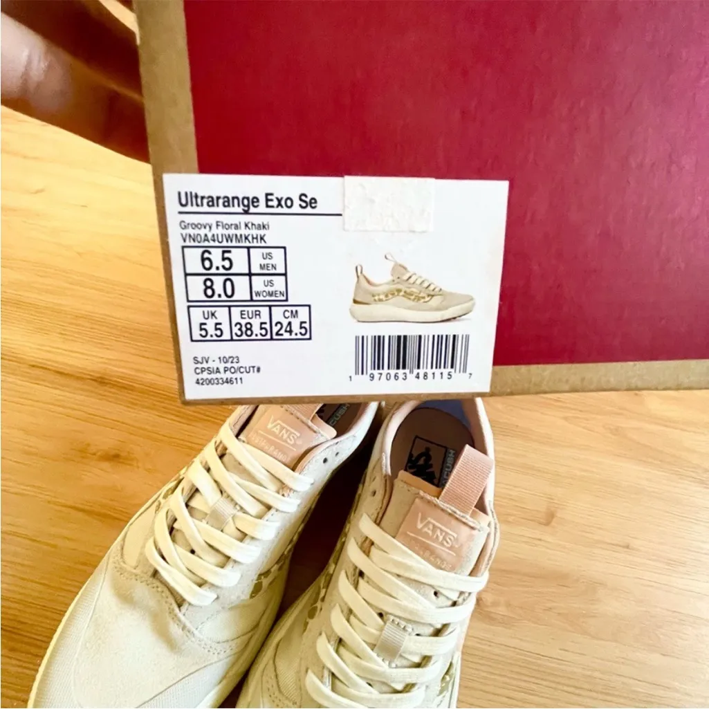 VANS UltraRange EXO SE Suede
SneakerTenis Women Size 8.0 US Mens
6.5 US - Image 12