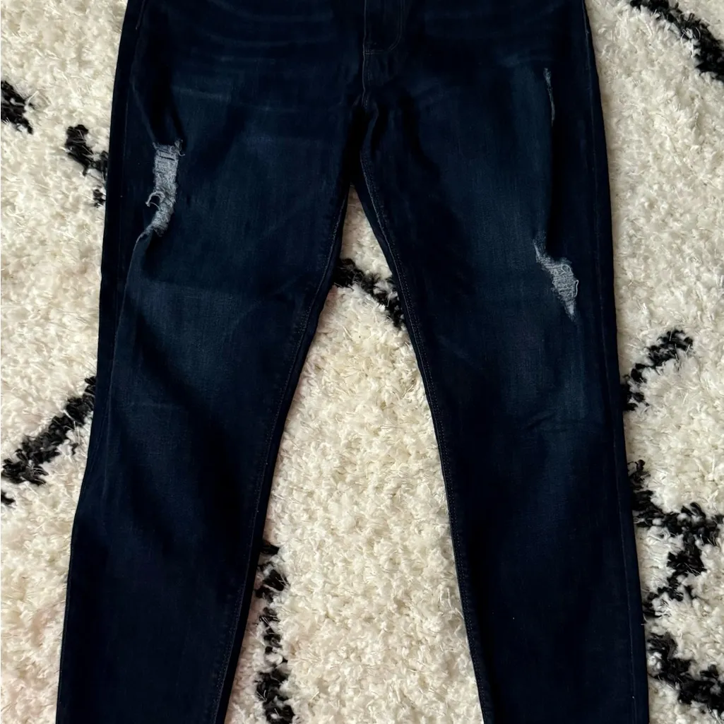 Hudson Barbara Super Skinny Jeans with De-stressed on front of jeans. Size 30 - Image 4