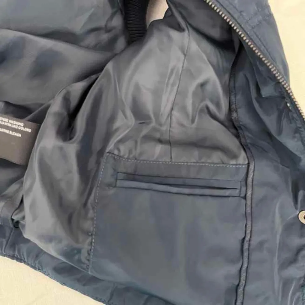 Coffeeshop Navy Blue Zip Front Puffer‎ Vest Size M - Image 9