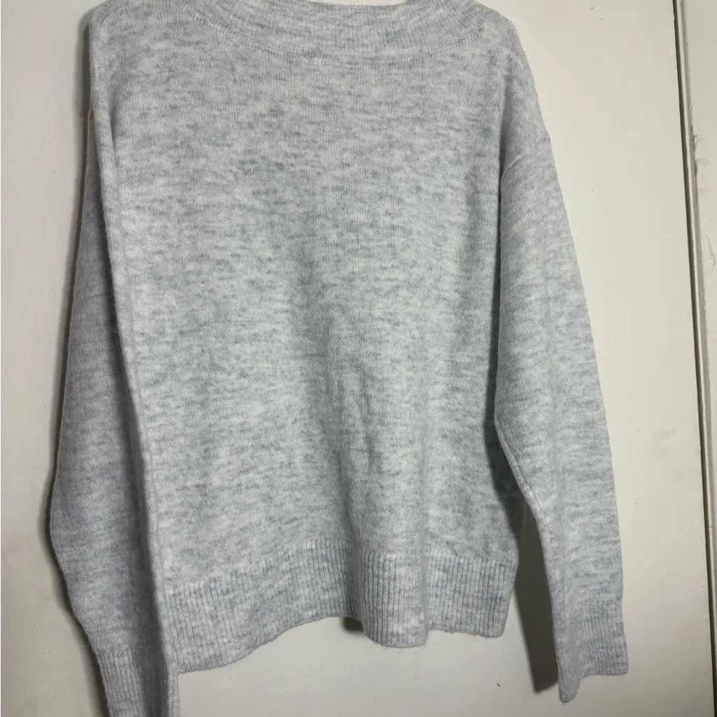 GAP Light Gray Off-the-Shoulder Sweater - Image 8