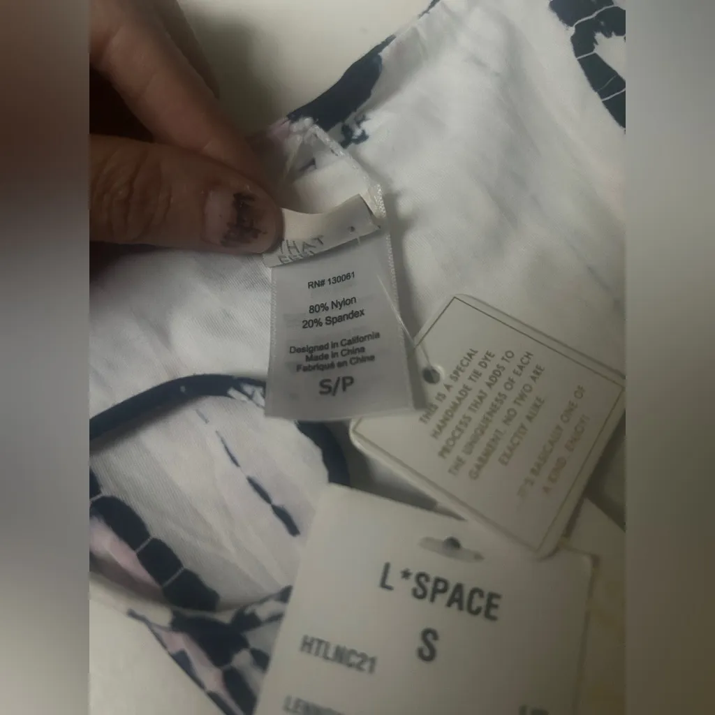 L Space tie dye bikini bottom Size Small - Image 8