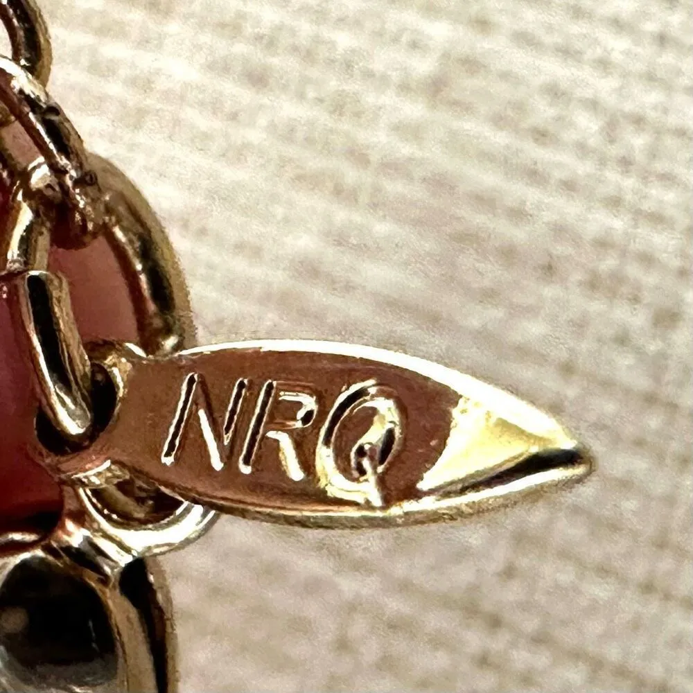 Avon gold tone long beaded circle pendant necklace - Image 3