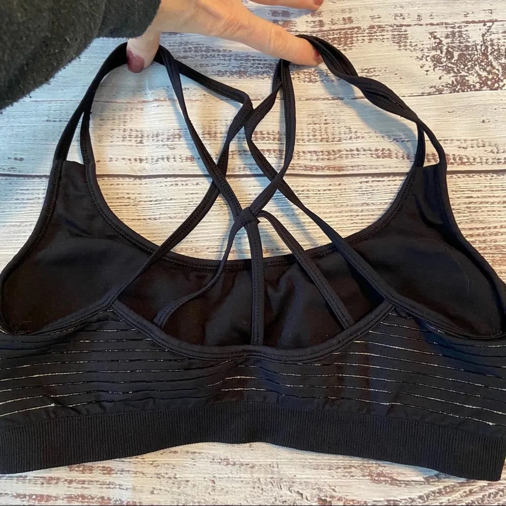 Fabletics Willa Seamless Lurex Sports Bra.  Size Small. - Image 4