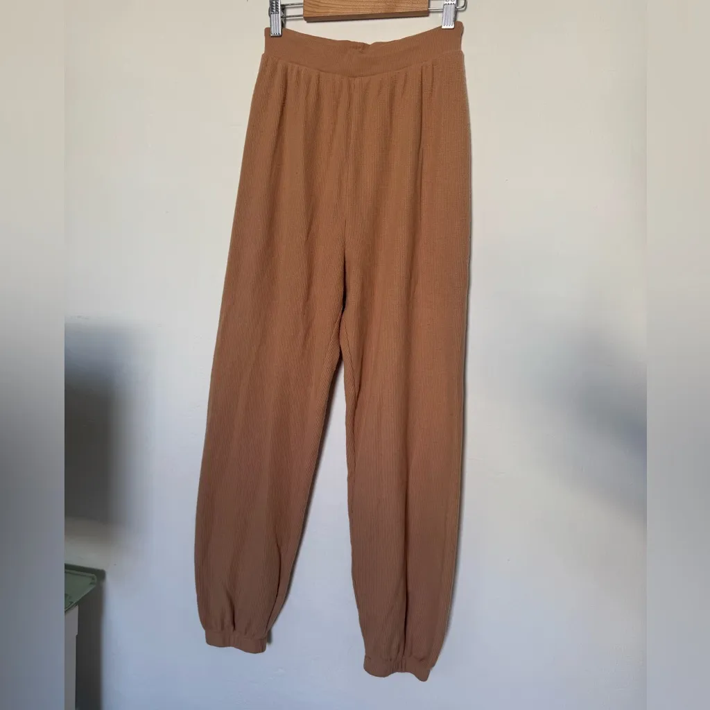 SKIMS Camel Waffle Joggers - Image 2