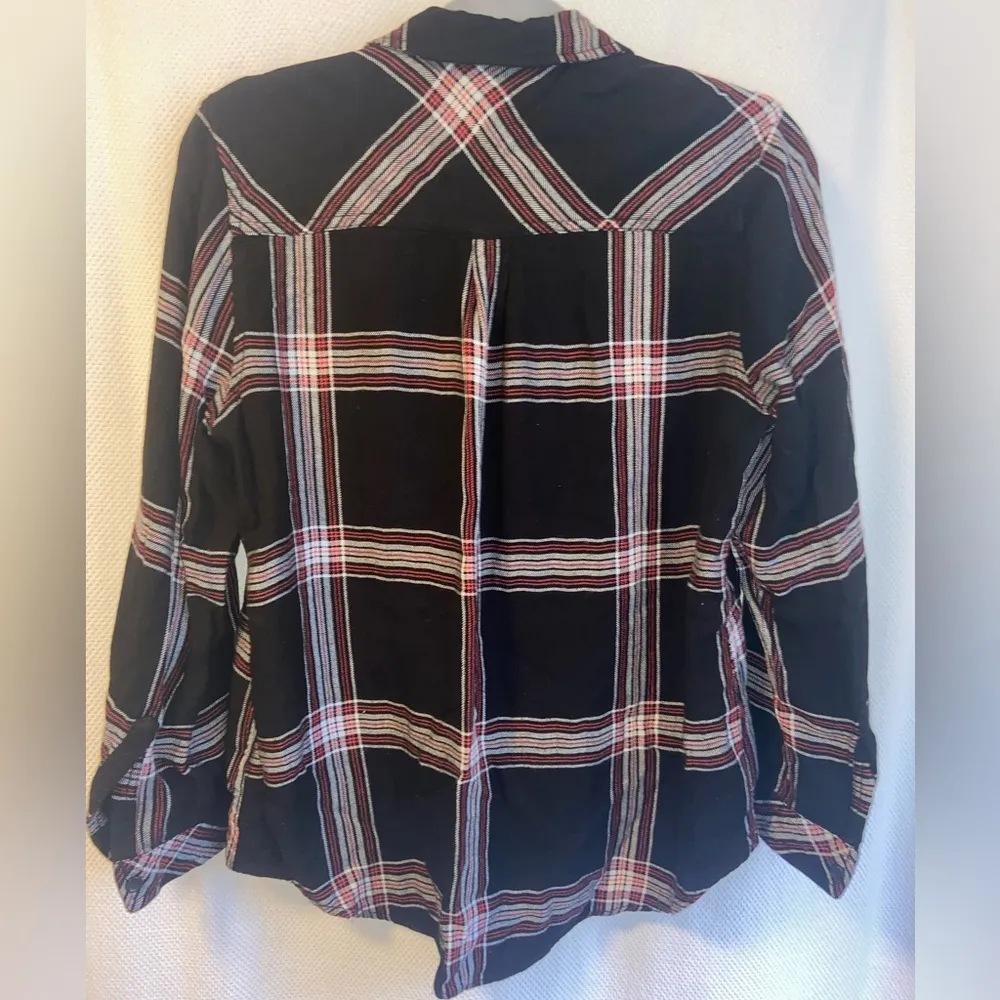 black, white, and red plaid flannel shirt, size L - Image 2