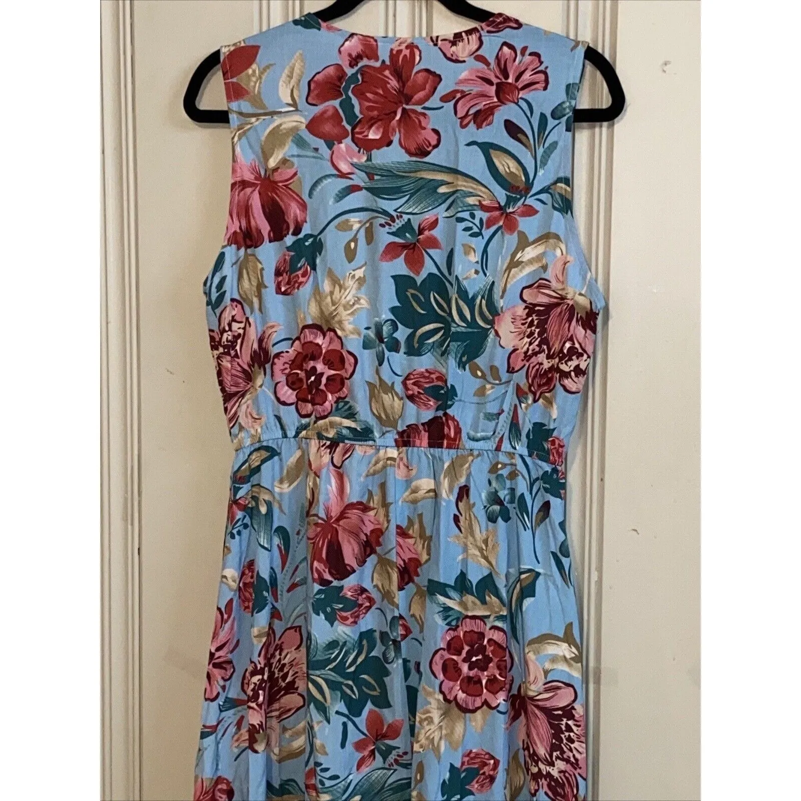 Kormei Women’s Sleeveless V - Image 6