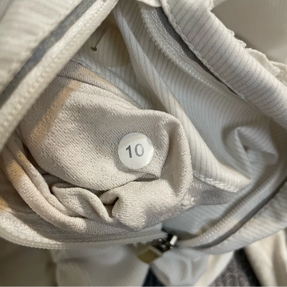 Lululemon  Run Back On Track Jacket - Image 8