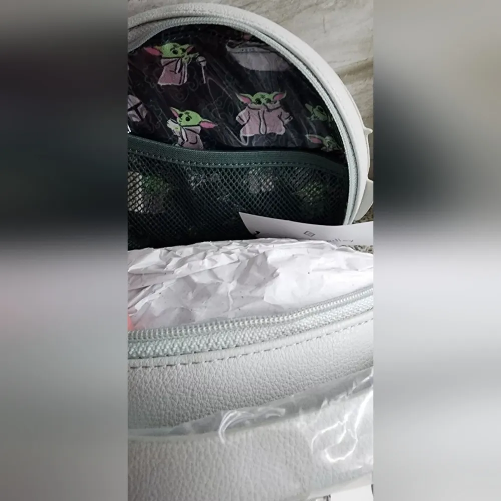 NWT Vera Bradley Disney Star Wars Baby Yoda Grogu The Mandalorian Cosmetic Bag - Image 7