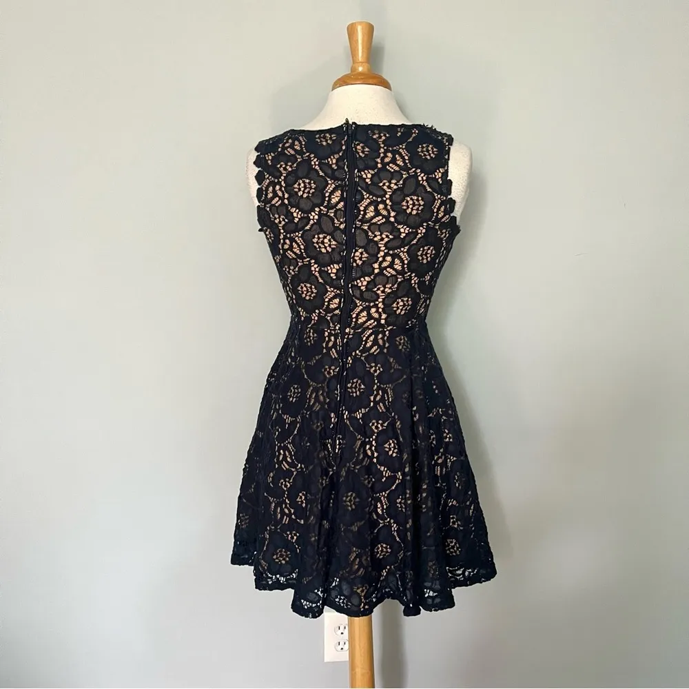 City Studios  Navy Blue Tan Sleeveless Eyelet Cocktail Party Dress Juniors Size 5 - Image 6