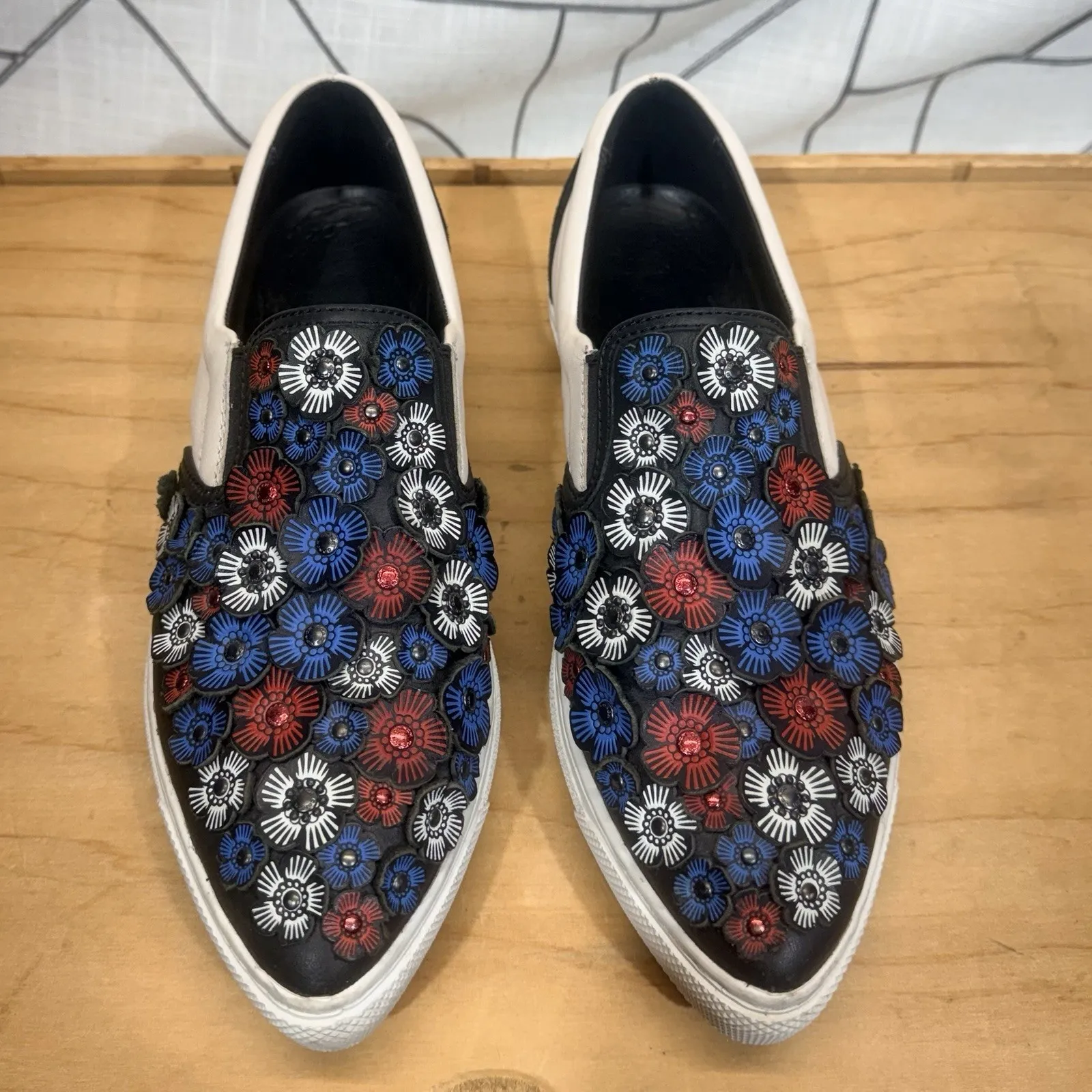 COACH Chack Blue & Red Flower Embellished 3D Leather Women's  Size 8 Flats - Image 4