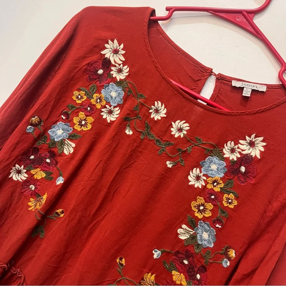 Jodifl boutique embroidered floral rust maroon blouse bell sleeve size L… - Image 4