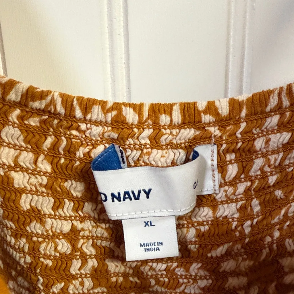 Old Navy Women's XL Mustard Yellow and White Floral Dress - Image 4