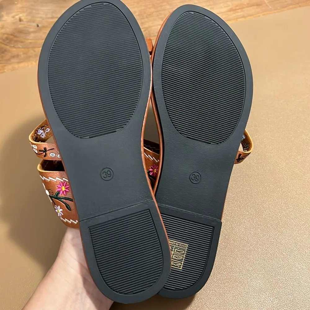 Women’s slip on sandals embroidered straps w/ toe hole runs small new wpackage Brown Size undefined - Image 4