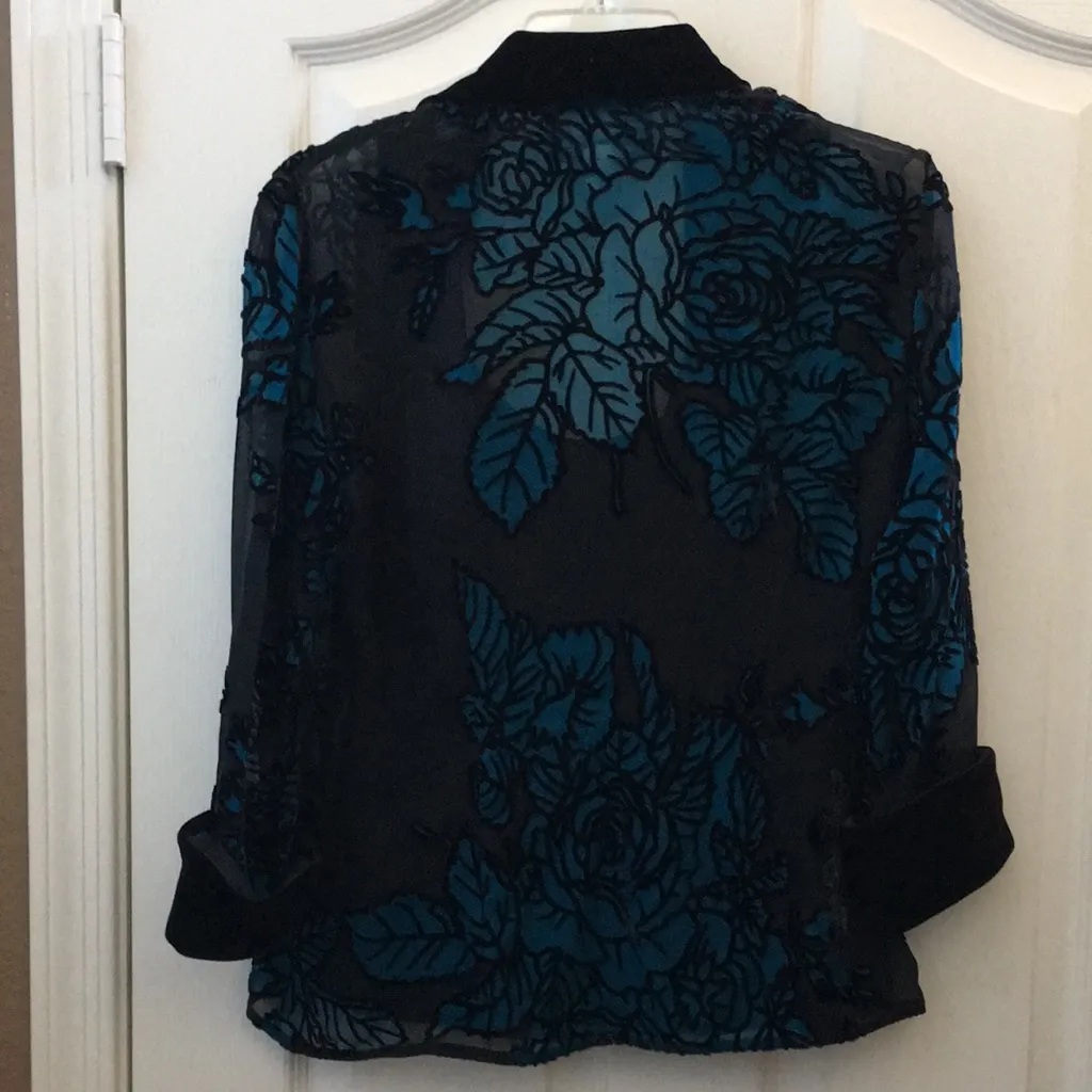 FINAL MARKDOWN Ladies’ Alex Evenings sheer flocked top medium - Image 9