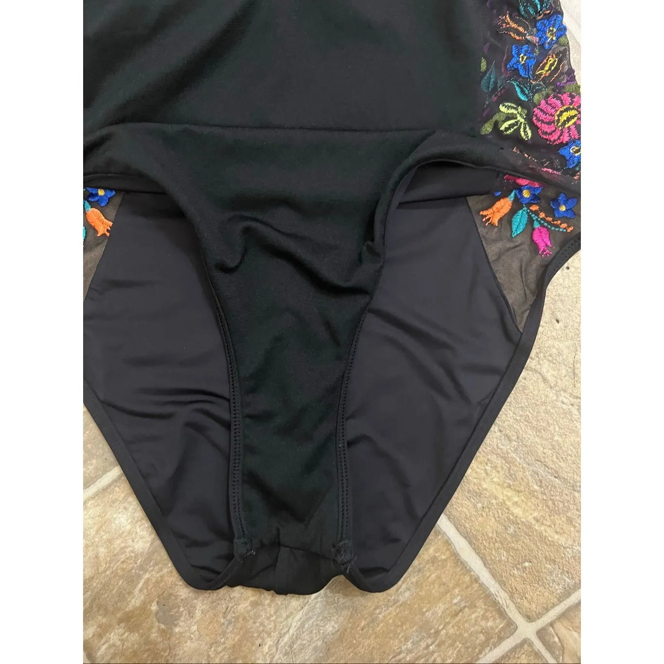 Kennet Cole Reaction Black Lace Floral Embroidered One Piece Swimwear Size M - Image 10