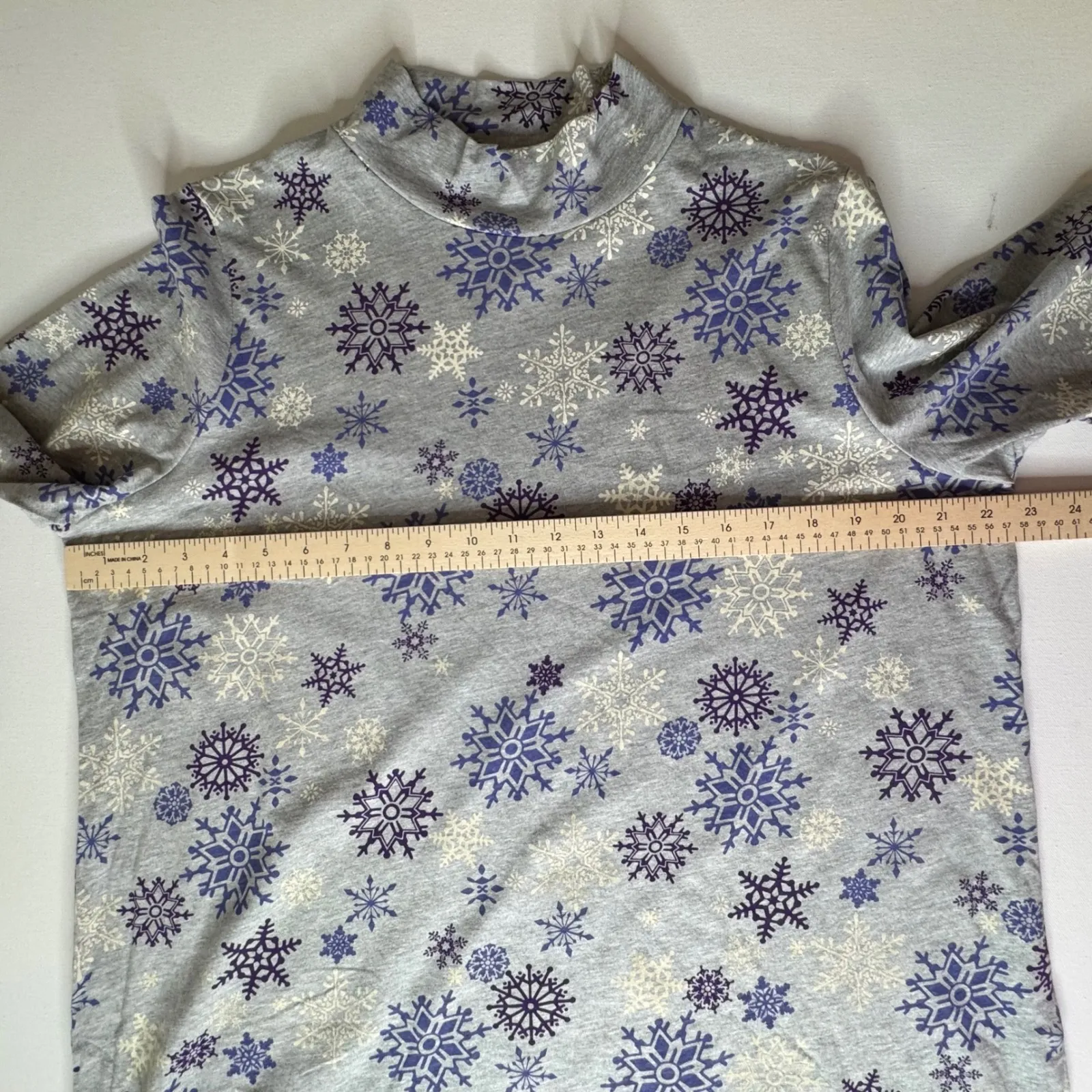 Woman Within Snowflake Mock Neck Top Size 18/20 Pullover Stretch Winter Holiday - Image 8