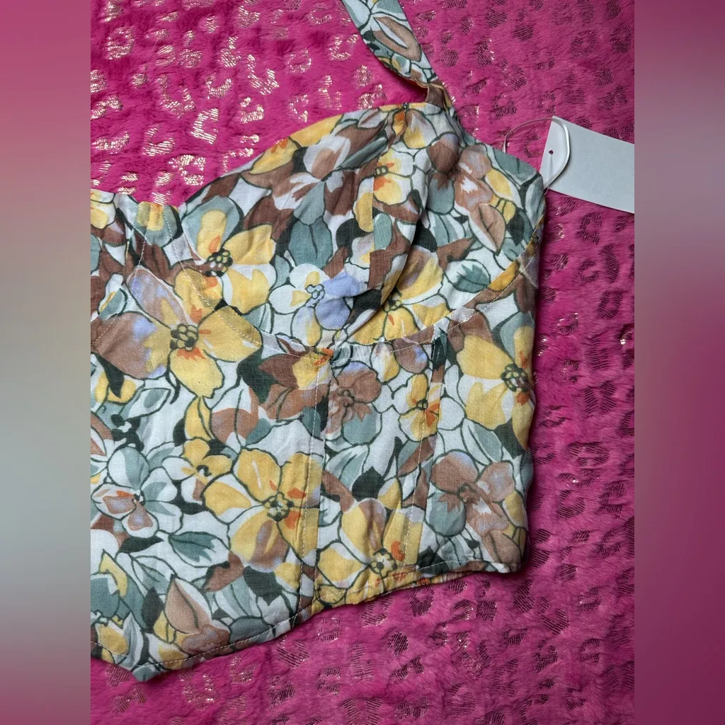 New ASTR The Label Flirty Floral Stretch Smocked Halter Women’s Tank Top XL - Image 4