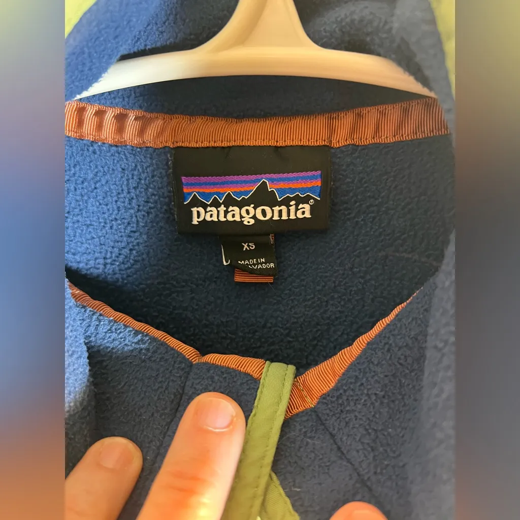 Patagonia Navy and Lime Fleece Pullover XS - Image 3