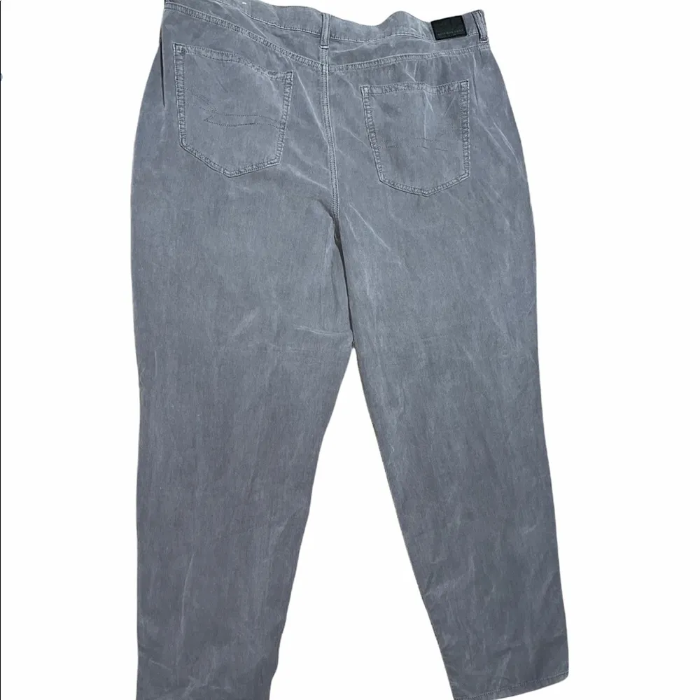 NWOT  American Eagle Outfitters Corduroy Mom Jeans Denim Gray  Size 12 - Image 8