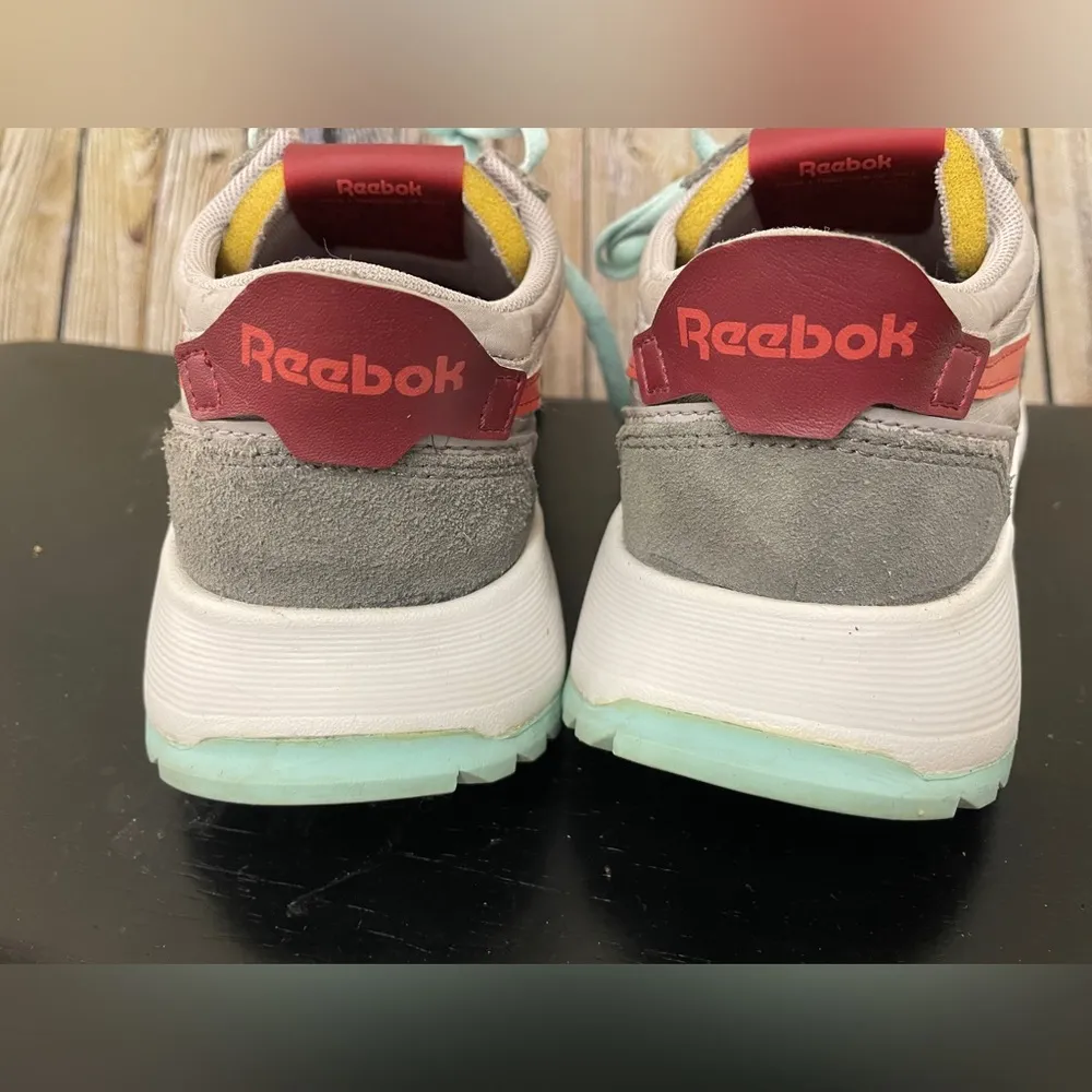 Reebok classic leather Legacy Sz 4.5 / 6.5 women’s euc Sneakers Athletic Gray - Image 4