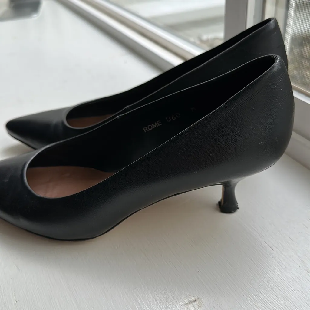 Donald Pliner black leather kitty heel Size 6 - Image 2