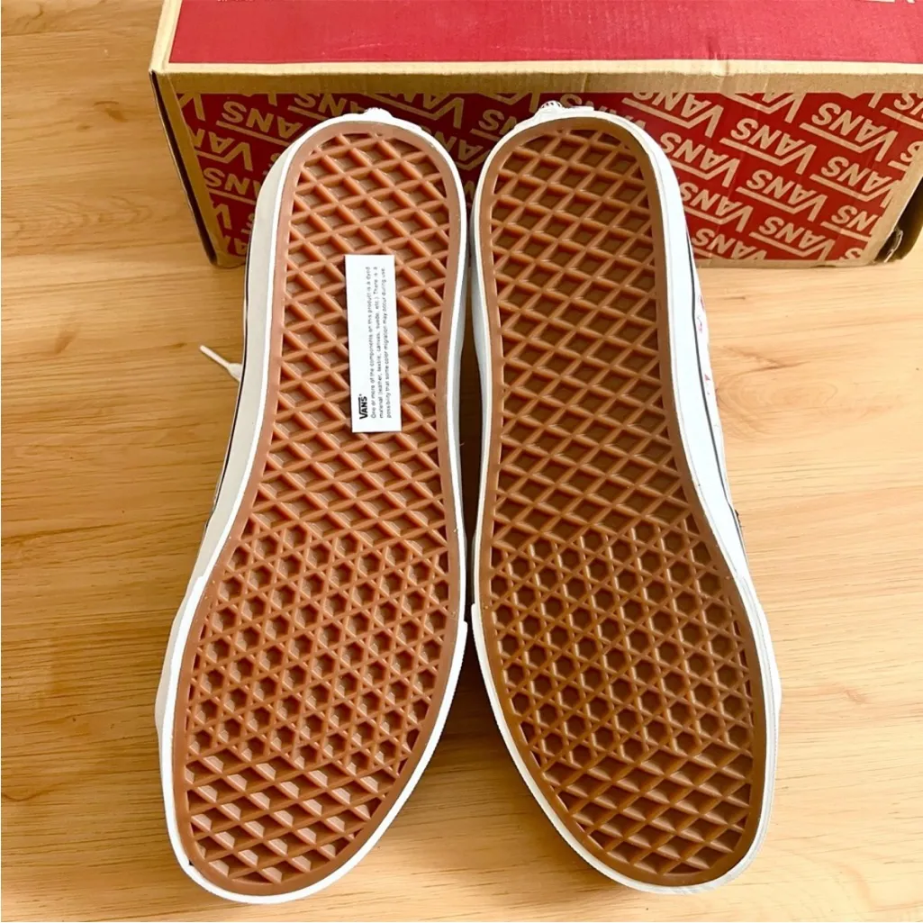 Vans Unisex SK8-Hi High-Top Sneakers Black/White VNOA5HXVUCO Women11.0 Mens 9.5 - Image 9