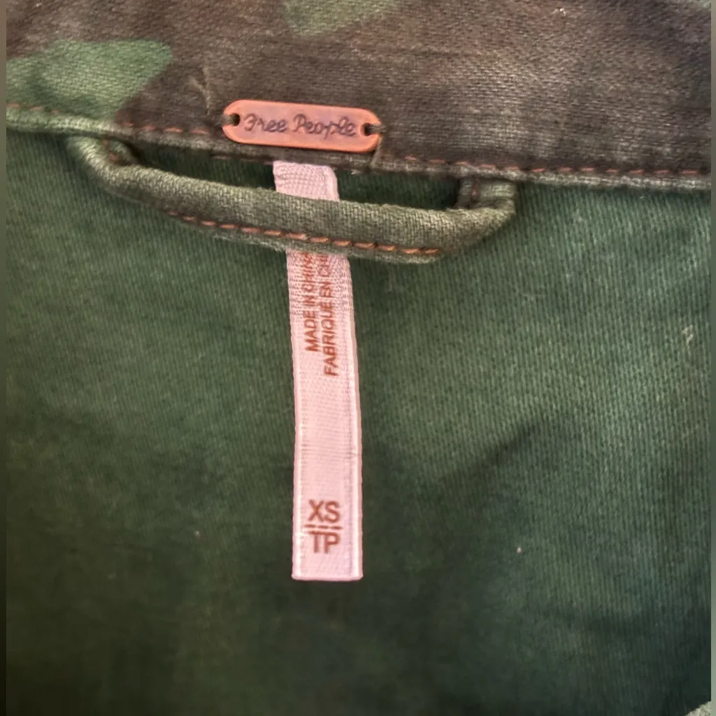 Free People Camouflage Slouchy Military Jacket Size XS - Image 4