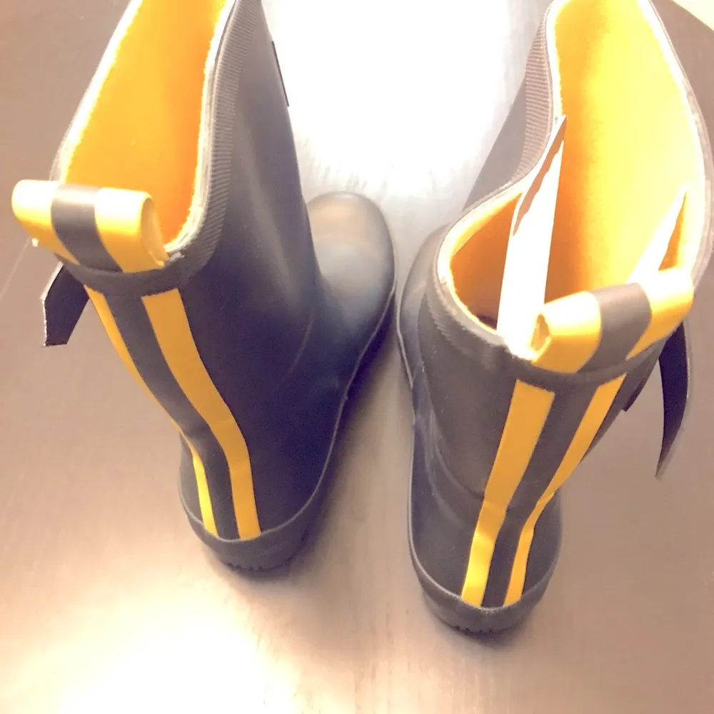 NWT Joules Rain Boots with Yellow Stripes - Image 3