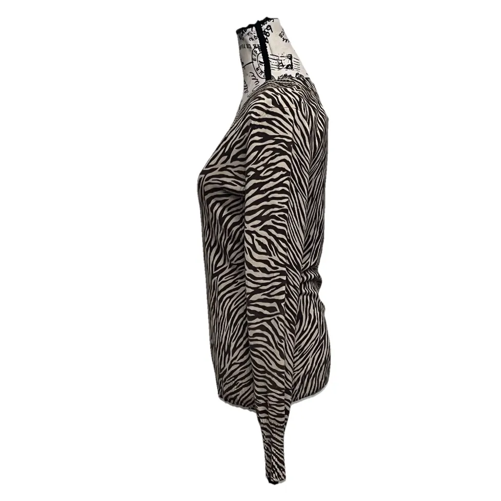 Express Design Studio Women’s Zebra Print Sweater Size L Beige and Brown Preppy Size L - Image 4
