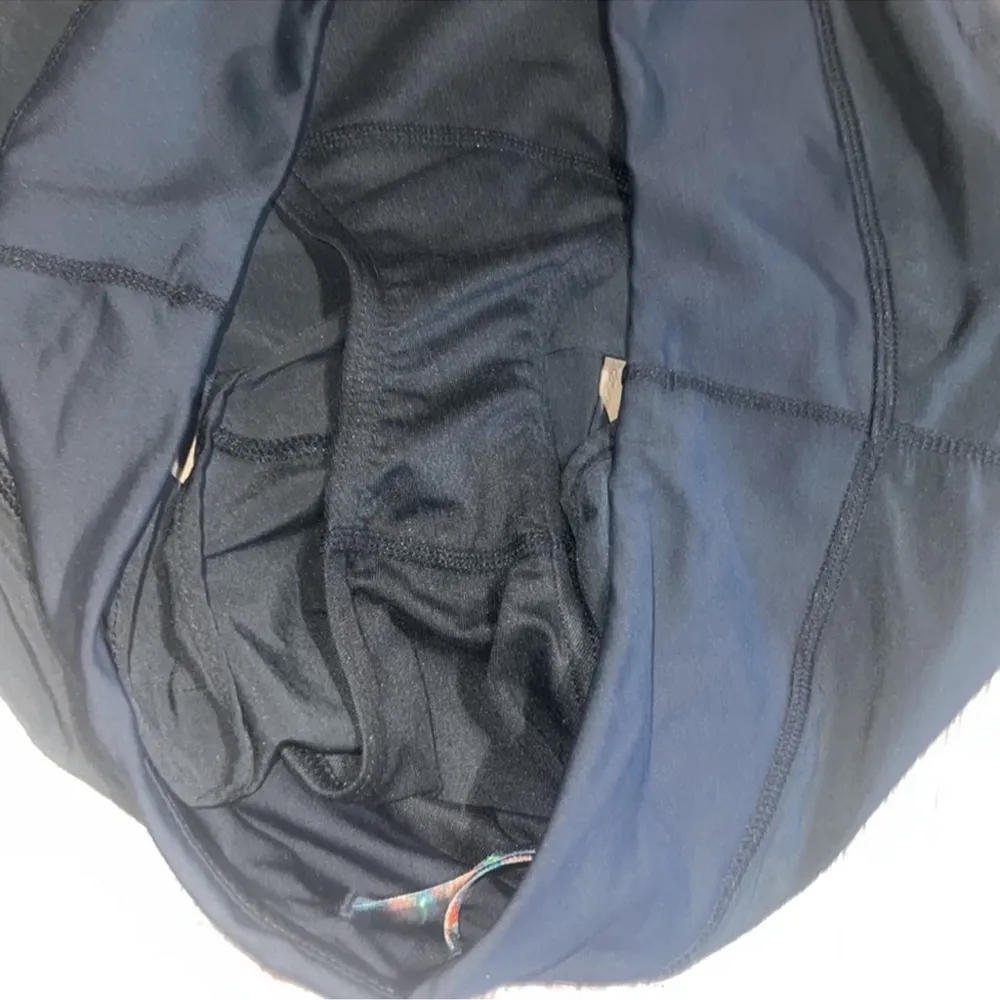 black shorts - Image 7