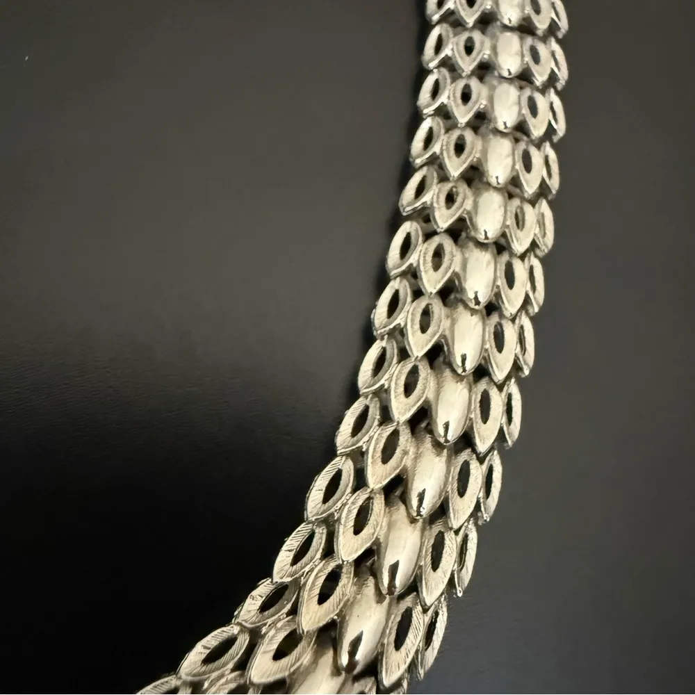Rare Vintage LISNER Rhodium Plated Chunky Woven Dragon Scales Chain Necklace 59g Silver - Image 8